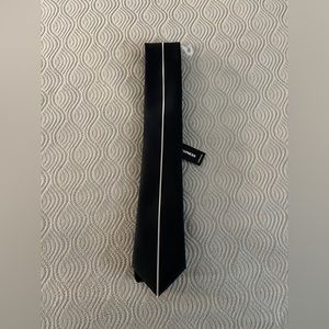 🆕Express men’s neck tie in black with silver stripe